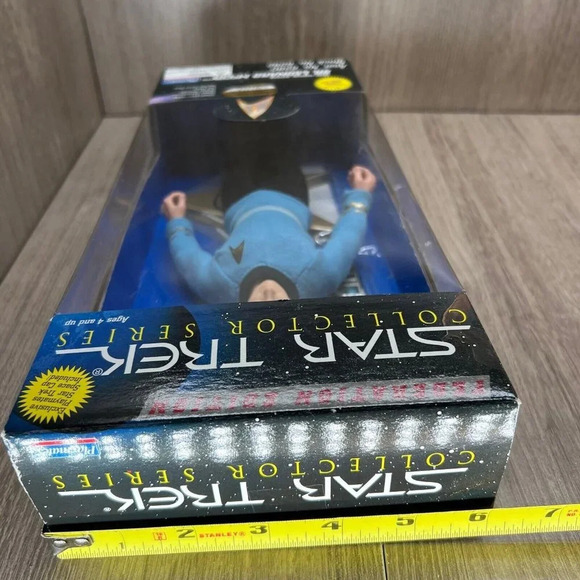 Star Trek Collector Series Dr. Leonard McCoy Federation Edition-Playmates Toys - Picture 8 of 8